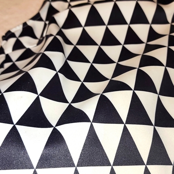 Black & White Super Cool Dress - Picture 2 of 6